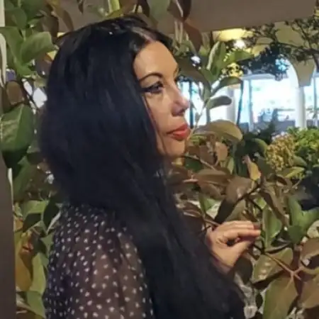 karina, 57Tel Aviv 