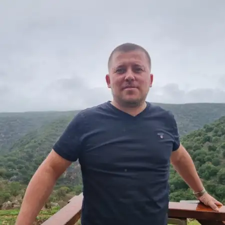 Vanya, 42 Or Akiva