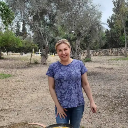 Alona, 57Tel Aviv 