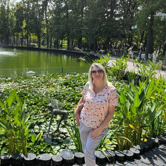 Elina, 47 - Dately