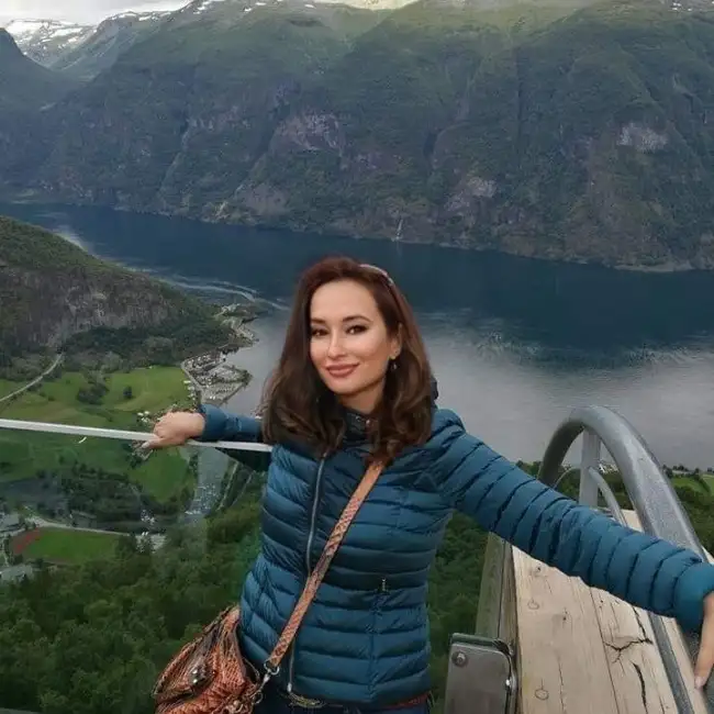 Irina, 46 - Dately