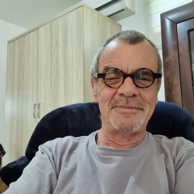 סידני, 69, Hedera - Dately