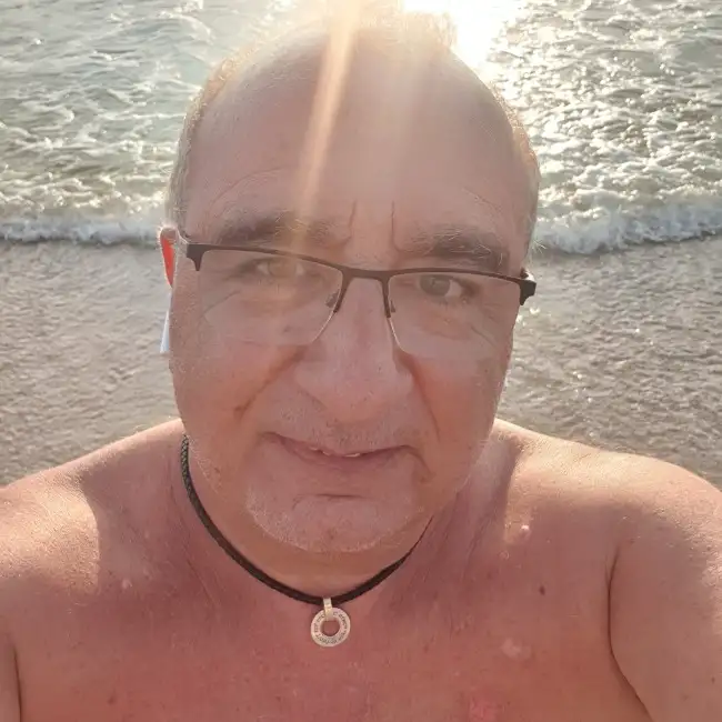 Moshik, 61, Petah Tikva - Dately
