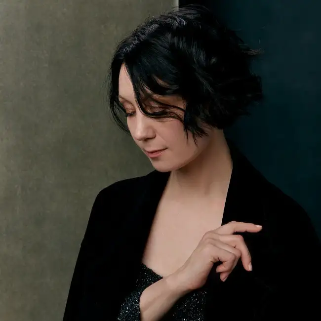 Elena, 50 - Dately
