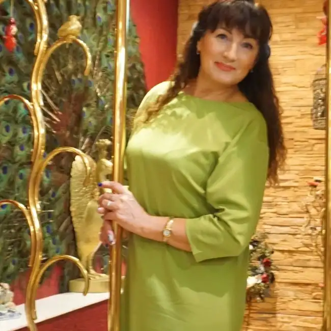 Anna, 58 - Dately