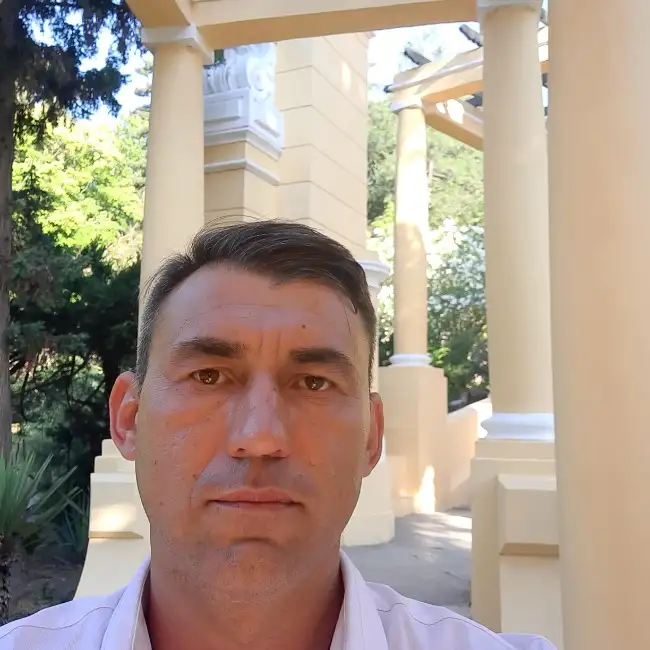 Igor, 48 