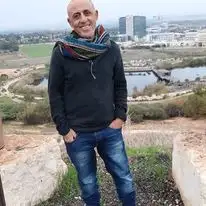 Isik, 66, Tirat Carmel - Dately