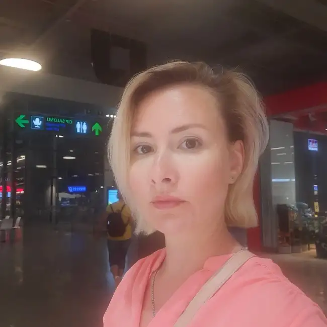 Ekaterina, 43