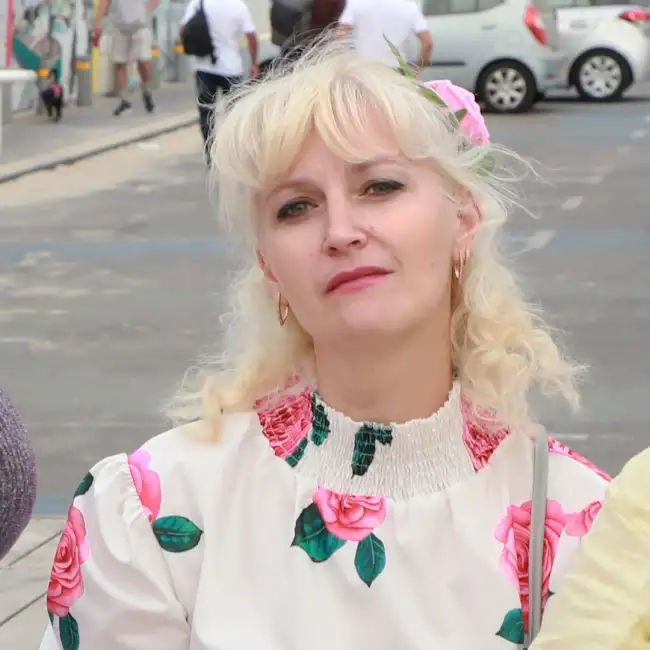 Ella, 51