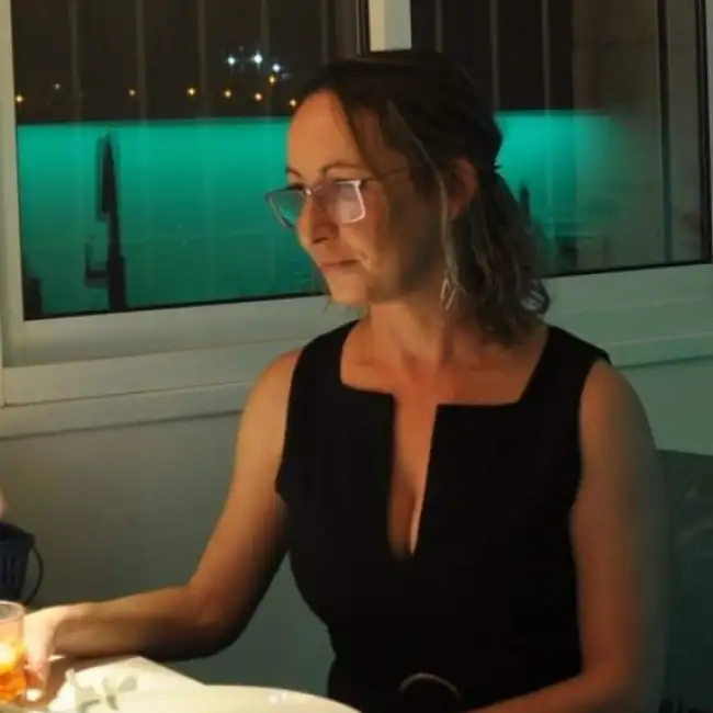 Anya, 50