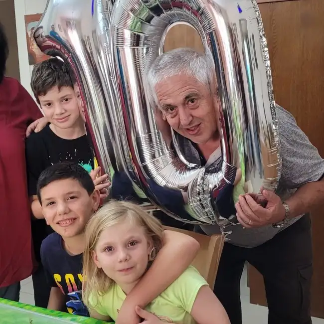 אלי, 66, Rosh HaAin - Dately