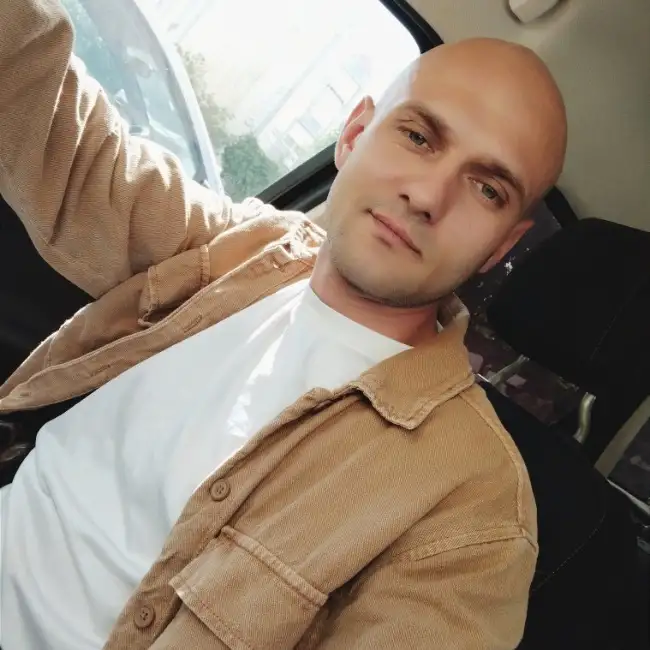 Dima, 36