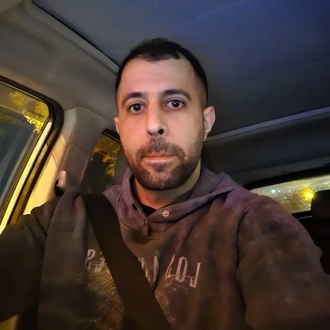 Omri, 41