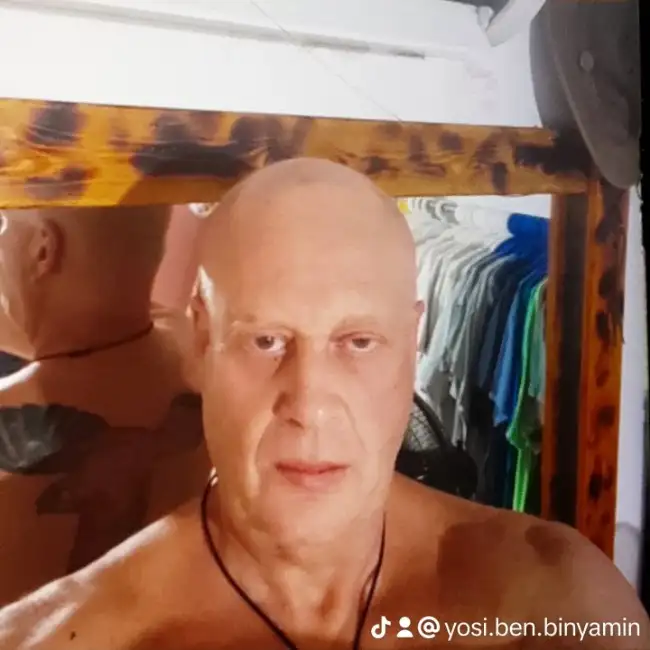 Yosi