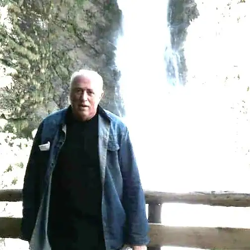 אומרי, 68, Holon - Dately