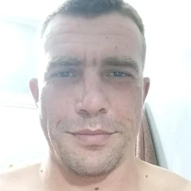 Denis, 37