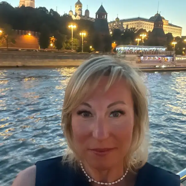 Irina, 44 - Dately