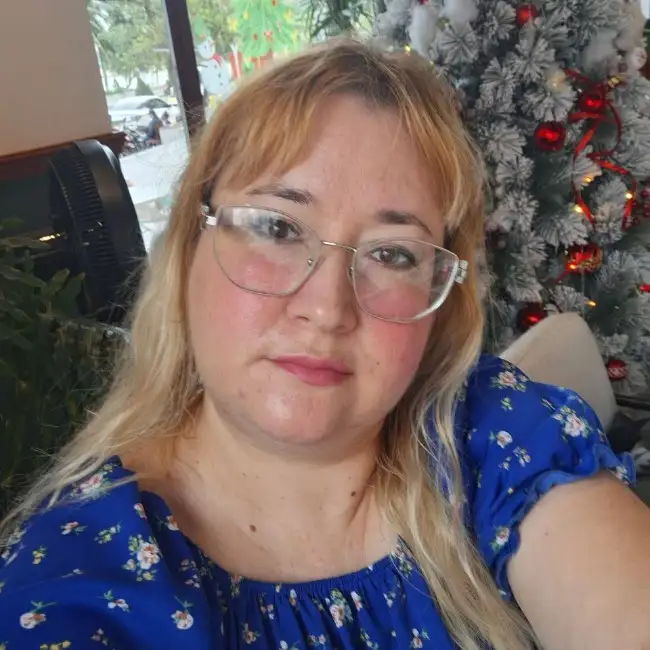 Viktoriya · 41 ·           