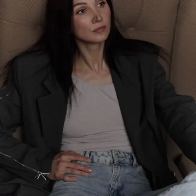 Elena · 40 ·