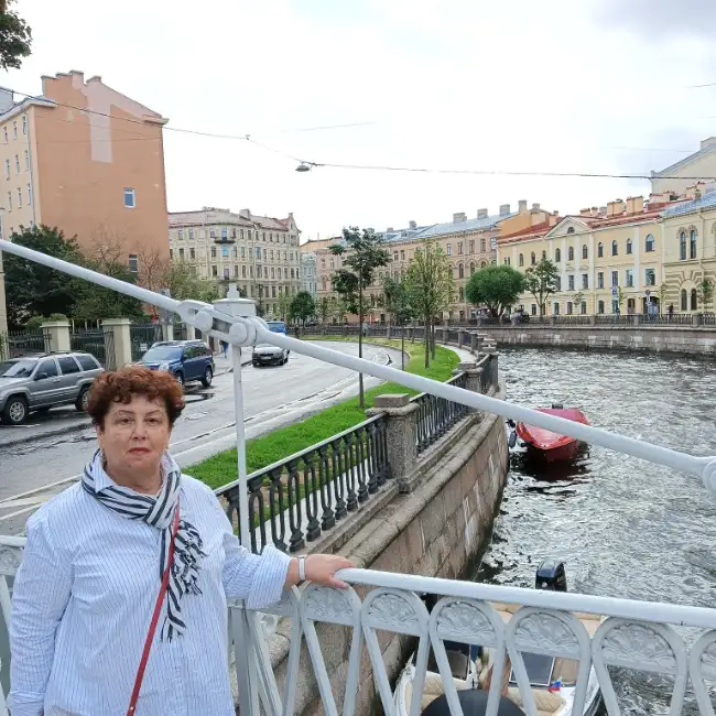 Elena, 63 - Dately