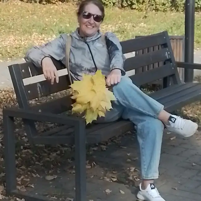 Svetlana · 60 ·